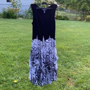 THE pyramid Collection Midi Dress  Size S